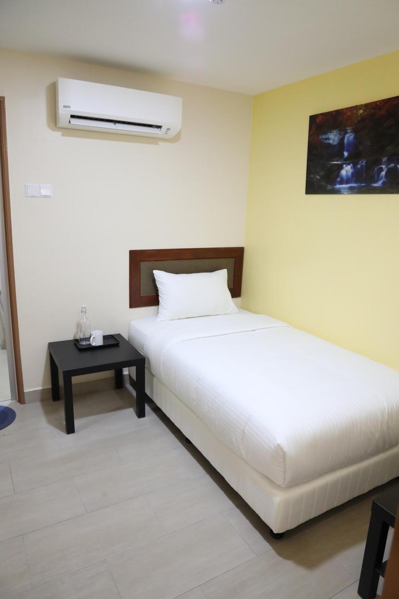 Capital O 90897 Island City Hotel George Town Exterior foto